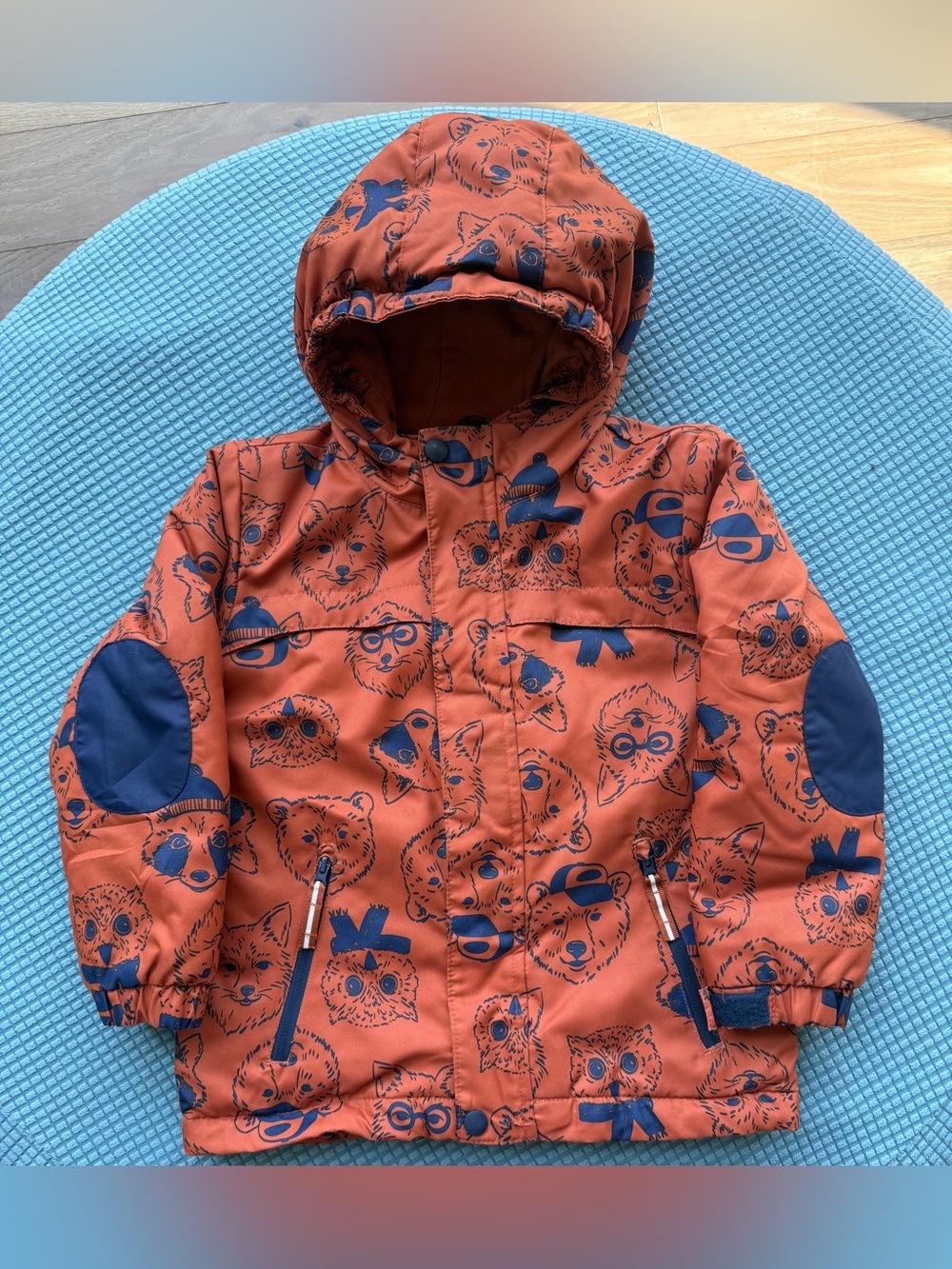 Super cute forest animal print jacket size 5T.